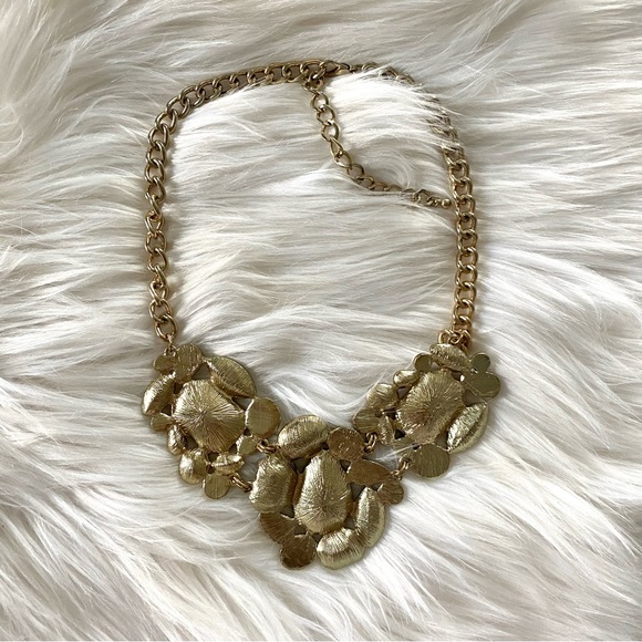Rhinestone gold necklace - Picture 4 of 4